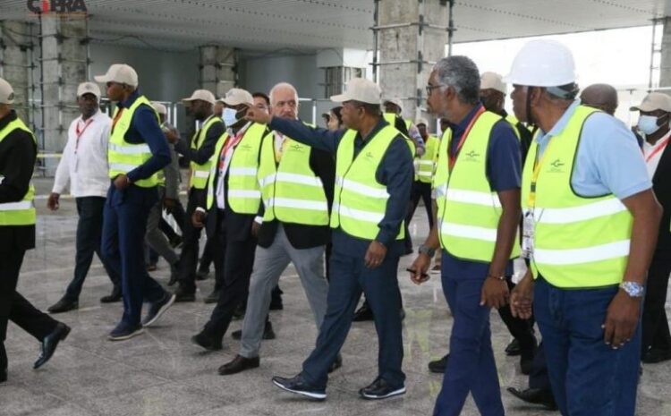  O PRESIDENTE DA REPÚBLICA, VOLTOU A VISITAR HOJE O NOVO AEROPORTO INTERNACIONAL DE LUANDA, E DISSE EM ENTREVISTA À IMPRENSA QUE AS OBRAS EVOLUÍRAM MUITO.