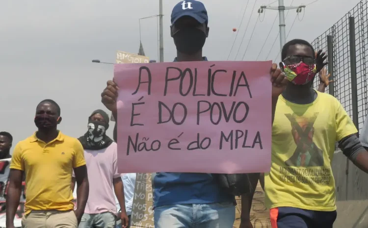  MANIFESTANTES TESTAM A FÉ DA POLÍCIA NO DIA DE ANIVERSÁRIO COM MANIFESTAÇÃO AGENDADA EM LUANDA.