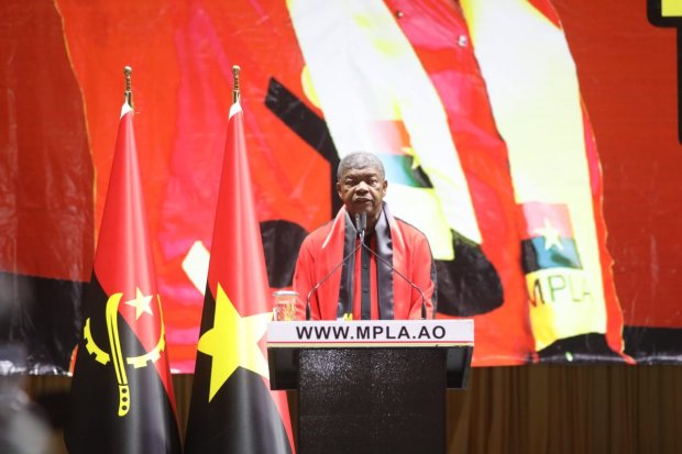  DISCURSO DO LÍDER DO MPLA NO ENCONTRO COM OS SECRETÁRIOS DOS COMITÉS DE ACÇÃO